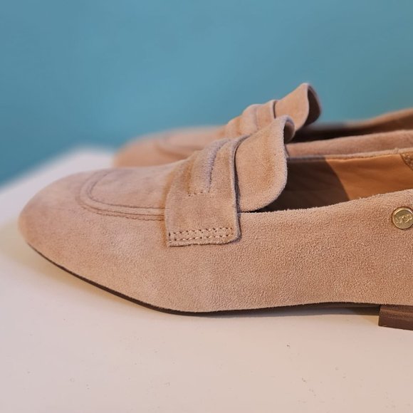 BRAND NEW UGG Suede Loafers - Picture 3 of 5